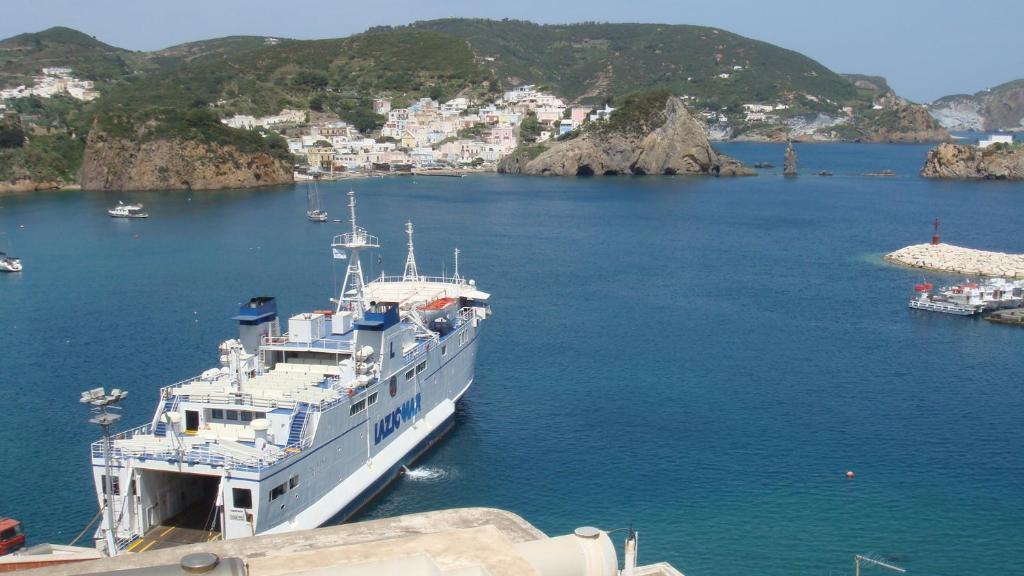 Hotel Del Capitano Ponza Exterior foto