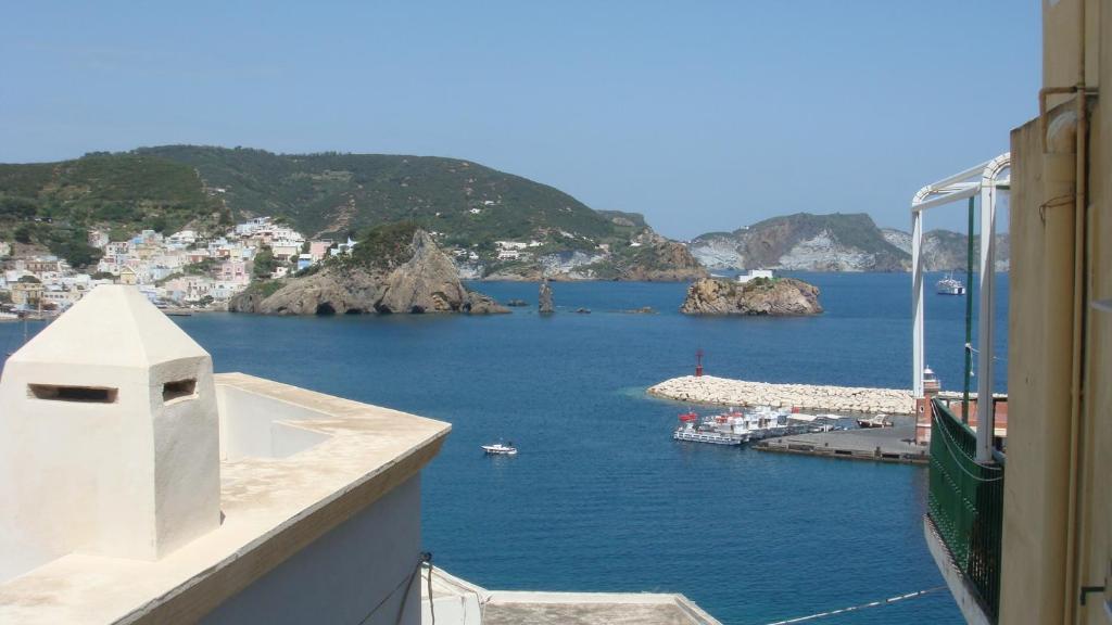 Hotel Del Capitano Ponza Exterior foto