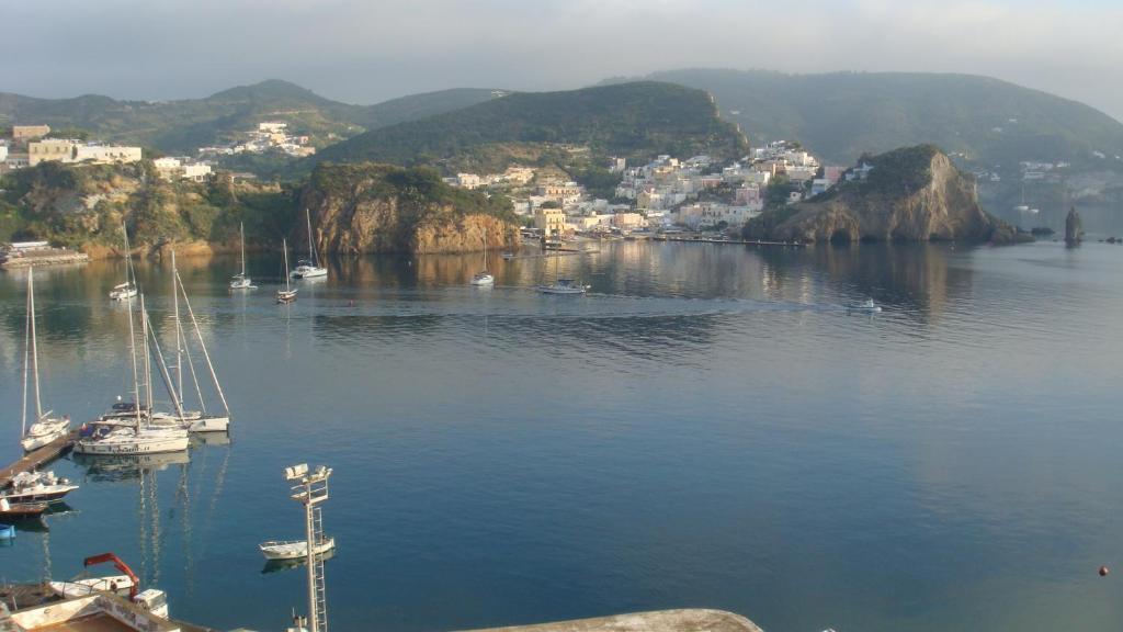 Hotel Del Capitano Ponza Exterior foto